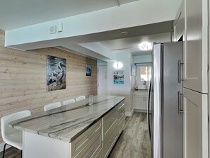 Fridge, microwave, oven, stovetop - Regency Towers (Panama City Beach) #1006 | Gulf Front + Amenities (Panama City Beach)