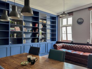 Comfort appartement, uitzicht op de stad | Woonkamer | Smart-tv