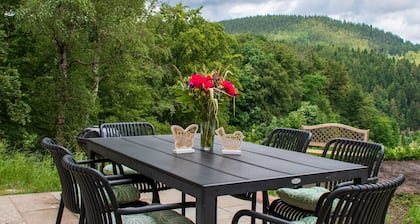 Holiday Apartment with Wi-Fi