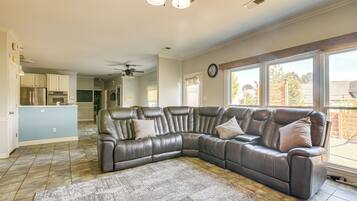 Rumah (5 Bedrooms) | Interior