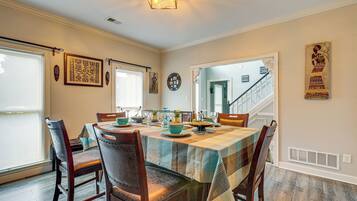 Rumah (5 Bedrooms) | Interior