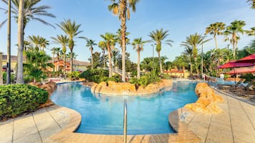 Apartemen (3 Bedrooms) | Bagian depan properti