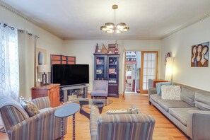 Interior - Spacious Nashville Retreat w/ Yard: WFH Friendly! (Nashville)