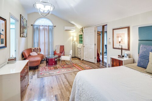 1 Mi to Donelson Station: Artsy Family Retreat