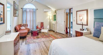 1 Mi to Donelson Station: Artsy Family Retreat