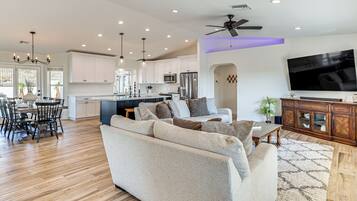House (3 Bedrooms) | Interior