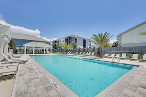 Apartment (3 Bedrooms) | Interior - 2 Mi to Ocean: Townhome w/ Pool & Dog Park in Pcb! (Panama City Beach)