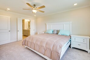 Apartment (3 Bedrooms) | Interior - 2 Mi to Ocean: Townhome w/ Pool & Dog Park in Pcb! (Panama City Beach)