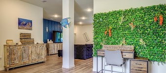 Spacious Home Near Dtwn Psl: Travel Nurses Welcome