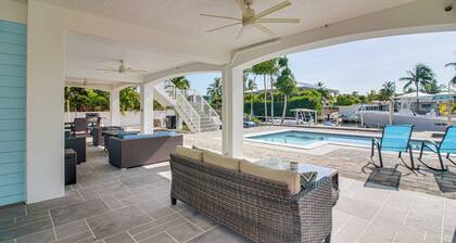 < 1 Mi to Pennekamp State Park: Luxe Home w/ Dock!