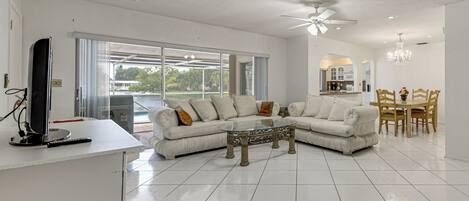 House (2 Bedrooms) | Interior