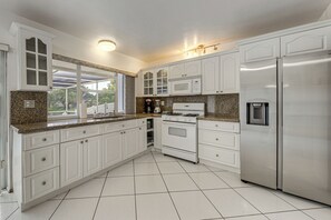 Interior - Canal-front Gem w/ Pool: 3 Mi to Hard Rock Stadium (Miramar)