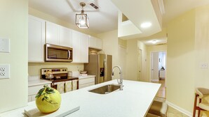 Interior - Steps to Sand: Condo w/ Pool in Virginia Beach! (Virginia Beach)