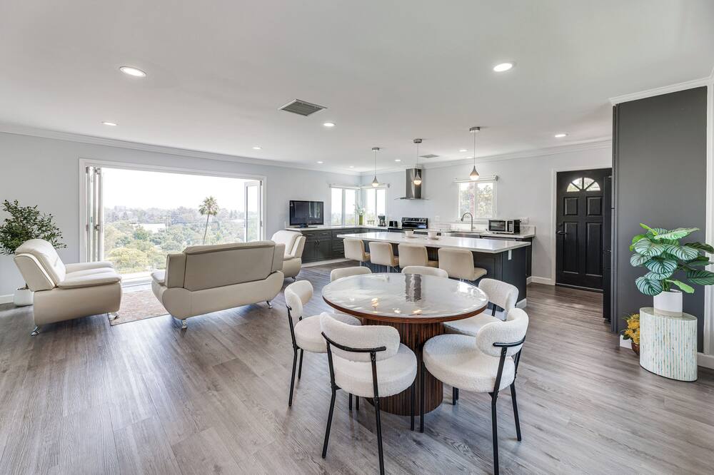 2 Mi to Rose Bowl Stadium: Mtn-view Gem w/ Patio