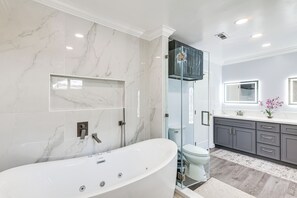 House (4 Bedrooms) | Interior - 2 Mi to Rose Bowl Stadium: Mtn-view Gem w/ Patio (Pasadena)