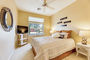 House (2 Bedrooms) | Interior - Pool Access: Oakwood Home in Sun Lakes (Chandler)