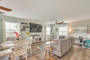 Apartment (2 Bedrooms) | Front of property