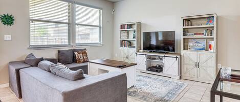 House (3 Bedrooms) | Front of property