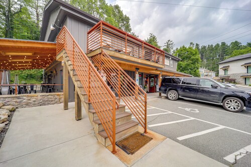 Shop, Dine & Unwind: Dtwn Blowing Rock Retreat!