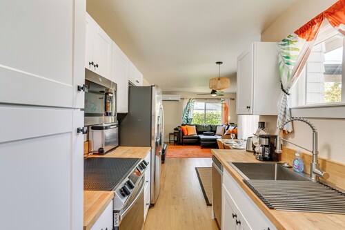 Walkable & Bright Bungalow in Dtwn Redding!