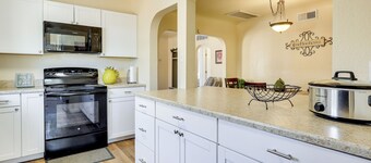 Las Cruces Home w/ Fenced Yard: Recently Remodeled