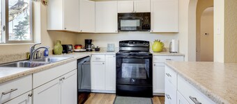 Las Cruces Home w/ Fenced Yard: Recently Remodeled