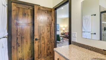 House (1 Bedroom) | Interior