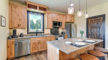 House (1 Bedroom) | Interior