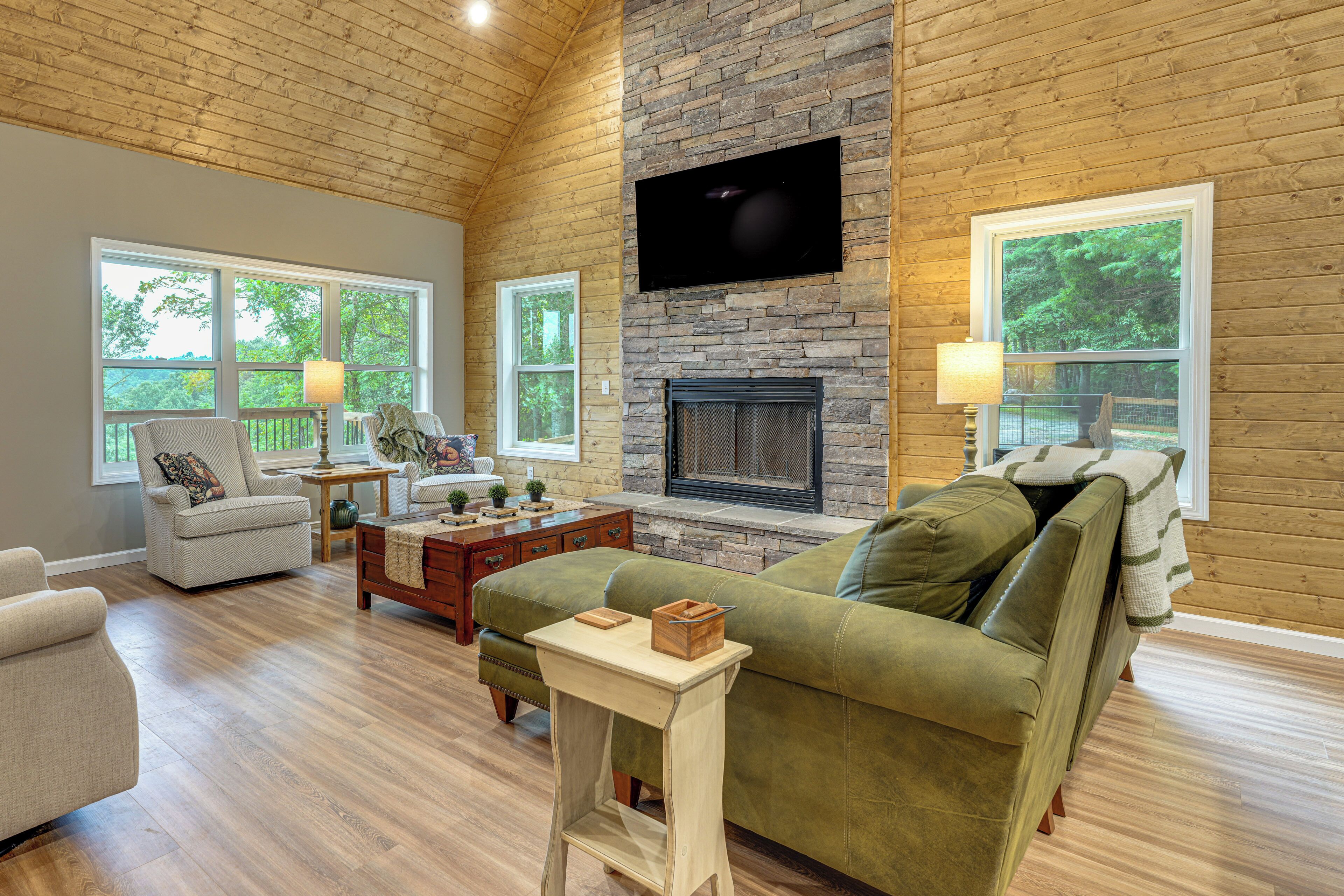 House (4 Bedrooms) | Interior