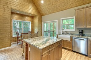 House (4 Bedrooms) | Interior - Modern Cabin w/ Sweeping Views in Blue Ridge Mtns! (Green Mountain)