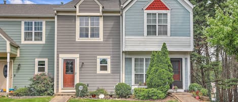 Apartment (2 Bedrooms) | Front of property