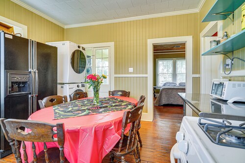 Walkable Dtwn Lafayette Home w/ Screened Porch