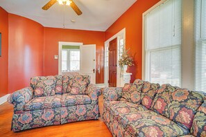 House (2 Bedrooms) | Interior