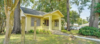 Walkable Dtwn Lafayette Home w/ Screened Porch