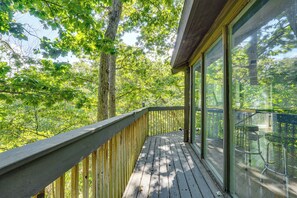 House (1 Bedroom) | Interior - Unique Treehouse Hideaway Near Lake of the Ozarks (Lake Ozark)