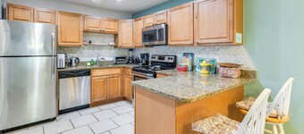 4 Mi to Siesta Key Beach: Condo w/ Pool Access