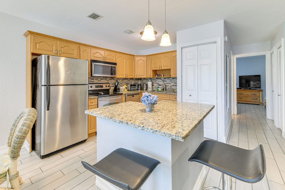 Explore Sarasota: Condo w/ Pool Access, Near Dtwn - Gulf Gate Estates, FL