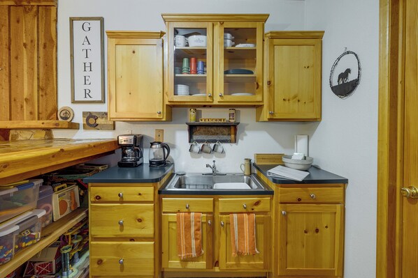 House (2 Bedrooms) | Interior