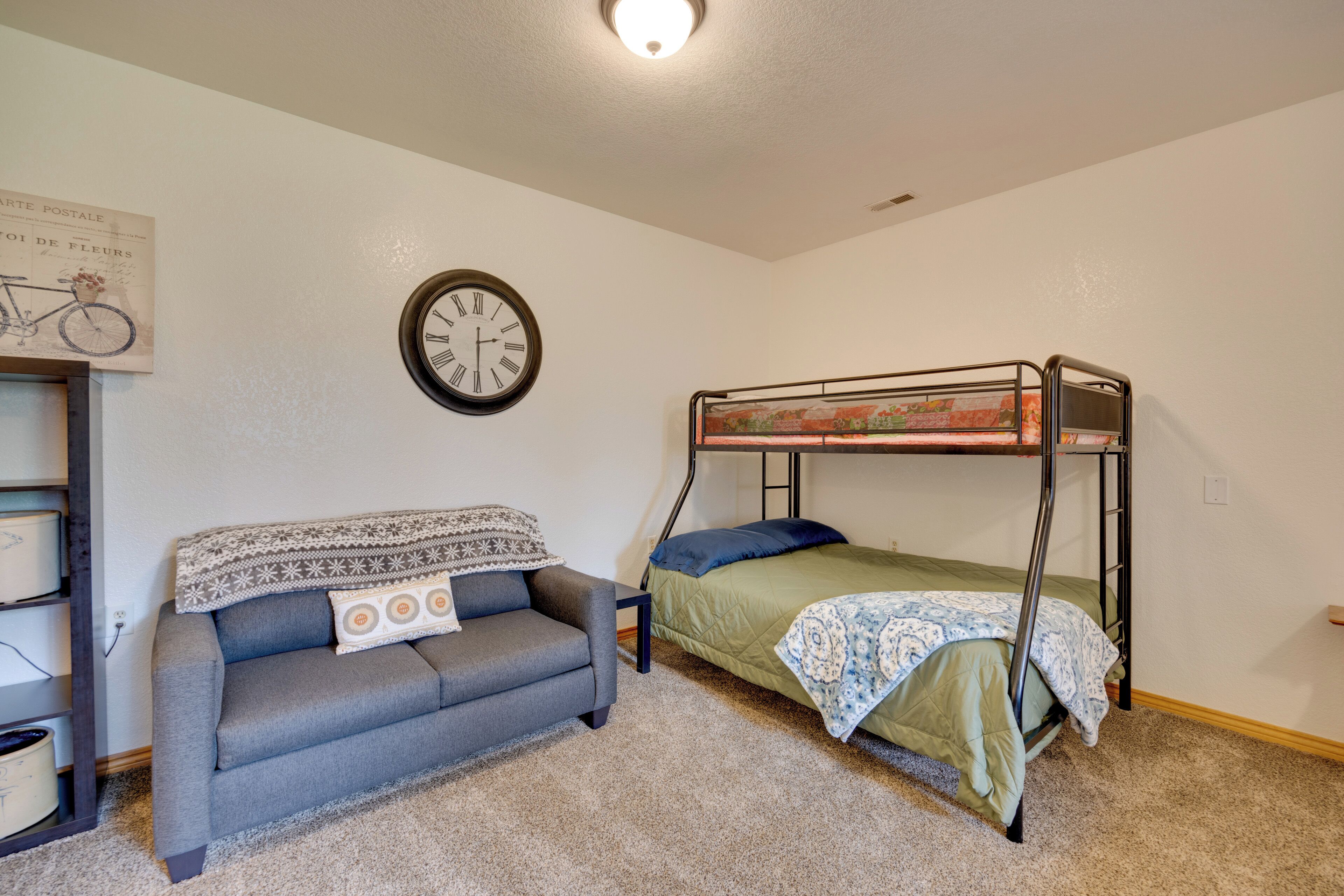 House (2 Bedrooms) | Interior