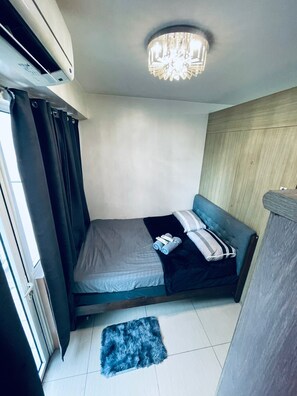 1 bedroom, internet, bed sheets