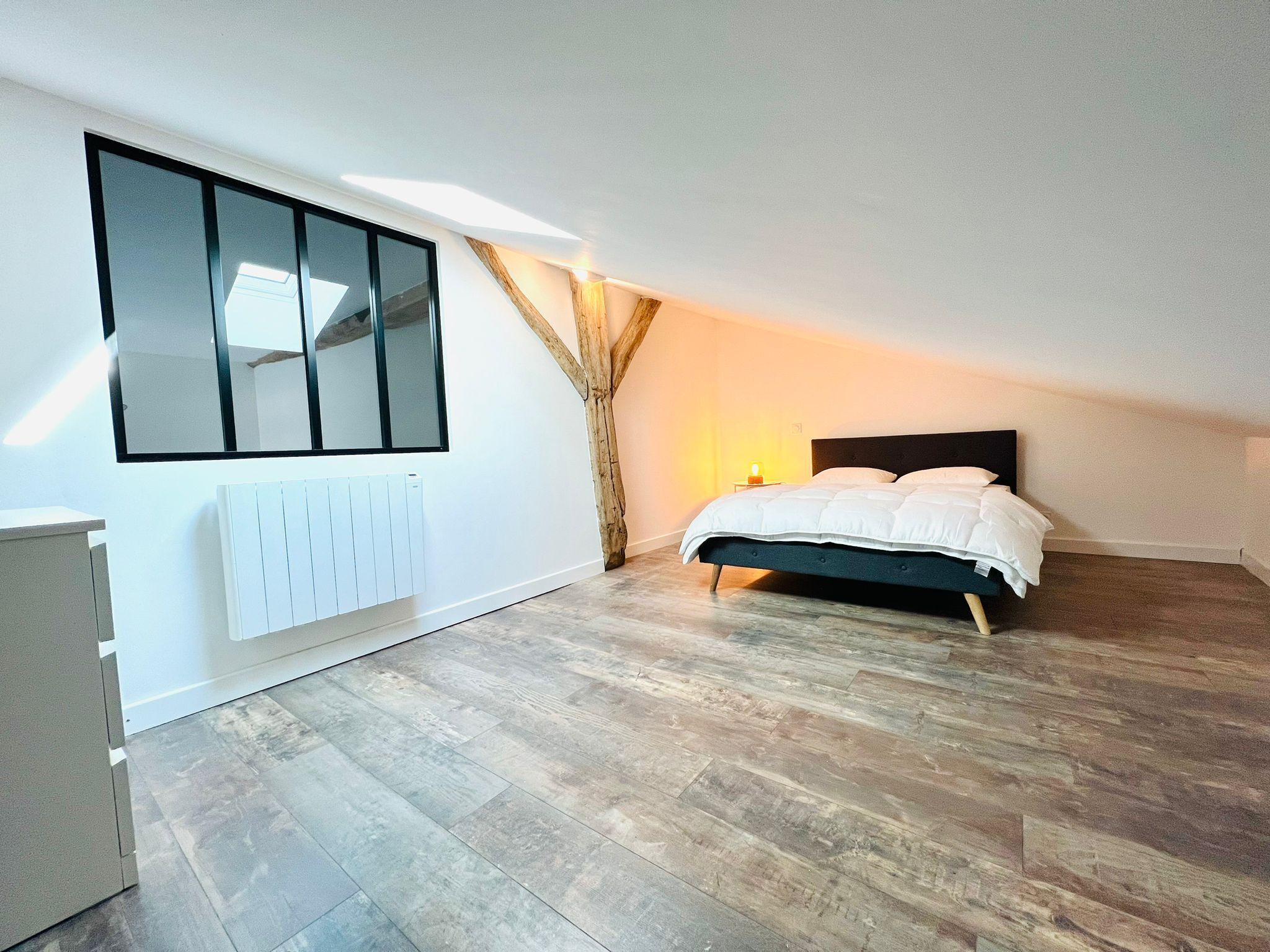 2 soverom, strykejern/-brett og wi-fi (inkludert)