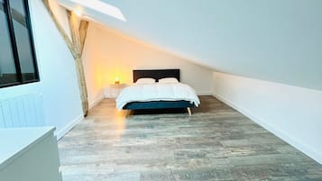 2 bedrooms, iron/ironing board, free WiFi