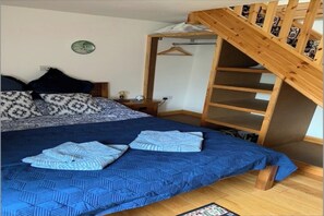 1 habitación, tabla de planchar con plancha, wifi y ropa de cama 