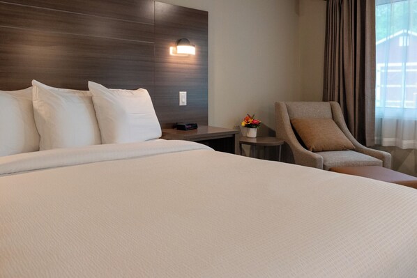Superior Double Room, 1 King Bed, Courtyard View | Desk, laptop workspace, free WiFi, bed sheets