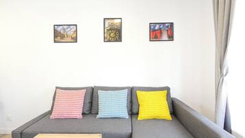 Classic-Apartment, Balkon | Wohnzimmer | Smart-TV