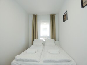 Classic Apartment, Balcony | Hypo-allergenic bedding, iron/ironing board, free WiFi