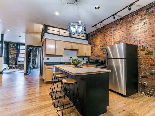 Cozy Stay at 229 Main St – Perfect Ames Location