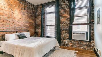 2 dormitoris, planxa i posts de planxar, wifi i roba de llit