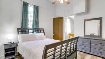 2 habitaciones, tabla de planchar con plancha, wifi y ropa de cama