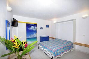 1 chambre, fer et planche à repasser, lit parapluie, Wi-Fi gratuit